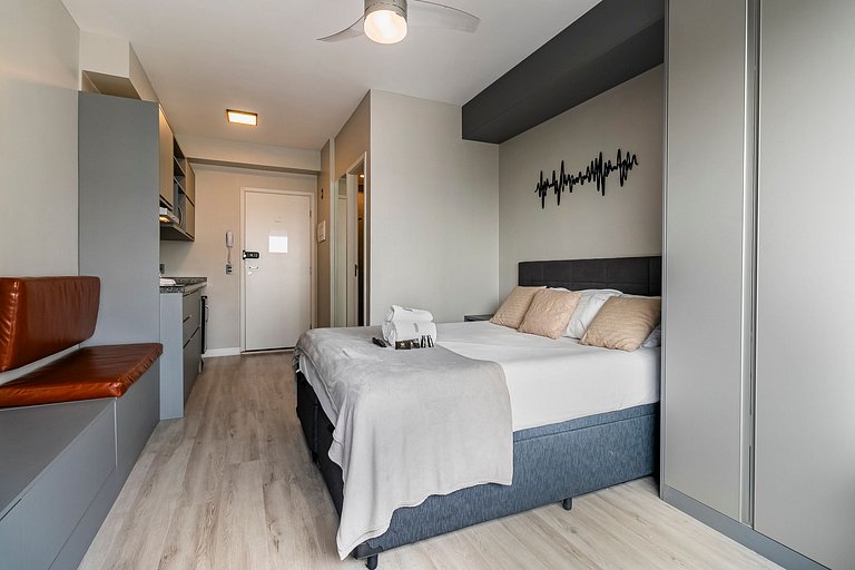 SP Luxo - Cama Queen - Andar Alto + Vaga e AC