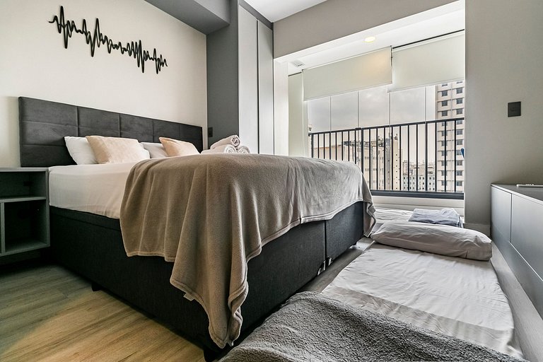 SP Luxo - Cama Queen - Andar Alto + Vaga e AC