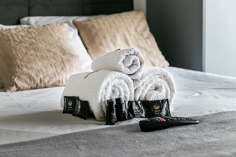 SP Luxo - Cama Queen - Andar Alto + AC e Piscina