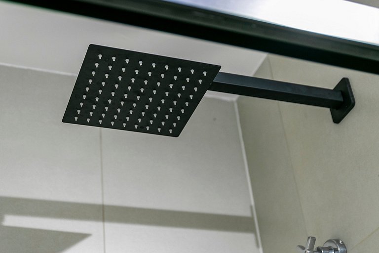 Apê na "CARA" do metrô + Ar Condicionado