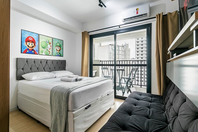 Apê na "CARA" do metrô + Ar Condicionado