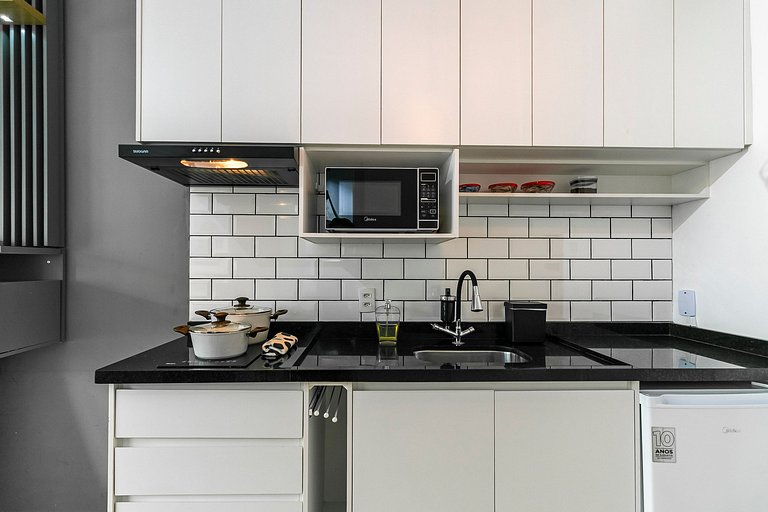 Apê na "CARA" do metrô + Ar Condicionado e Vaga!