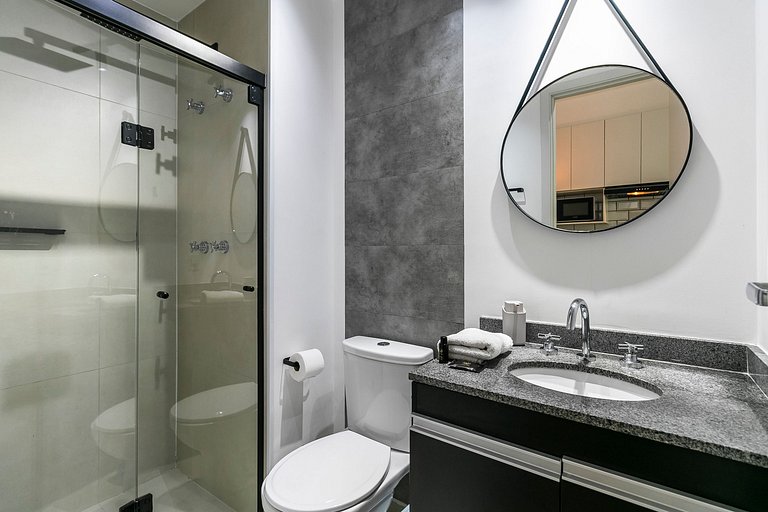 Apê na "CARA" do metrô + Ar Condicionado