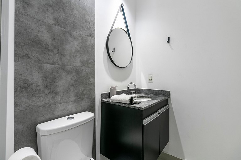 Apê na "CARA" do metrô + Ar Condicionado