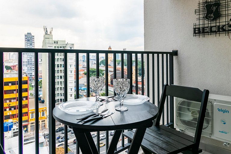 Apê na "CARA" do metrô + Ar Condicionado