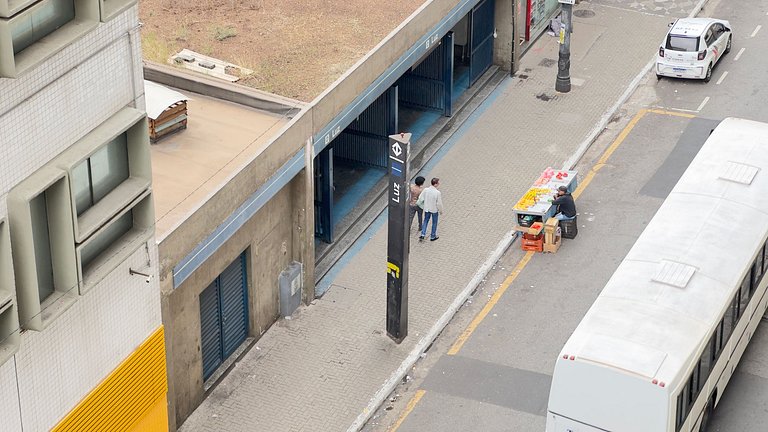 Studio em Frente a Estação do Metrô