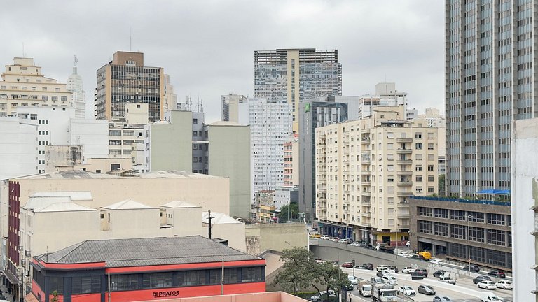 Studio em Frente a Estação do Metrô