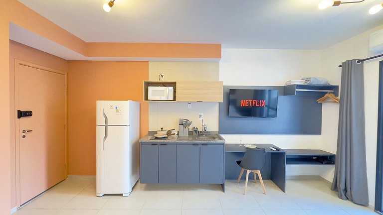 Studio Espaçoso, Metrô na Porta, Muito Conforto!