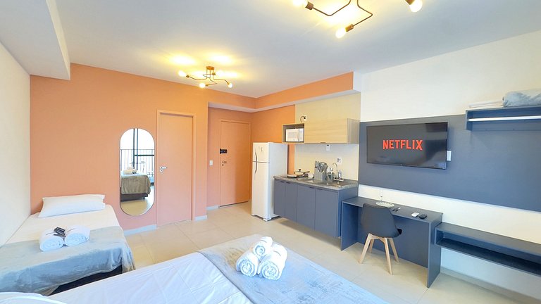 Studio Espaçoso, Metrô na Porta, Muito Conforto!
