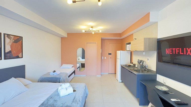 Studio Espaçoso, Metrô na Porta, Muito Conforto!
