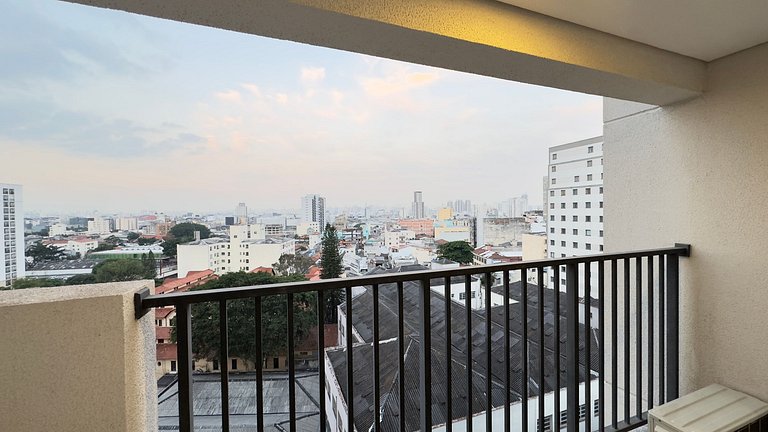 Studio em frente ao Metrô + Piscina e Rooftop