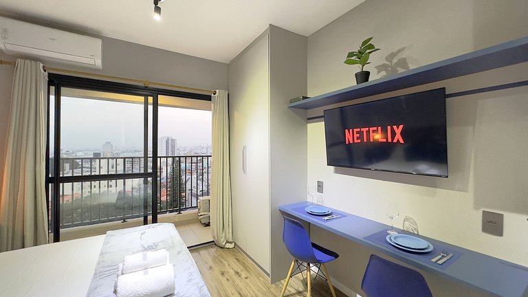 Studio em frente ao Metrô + Piscina e Rooftop