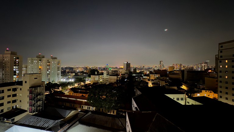 Studio em frente ao Metrô + Piscina e Rooftop