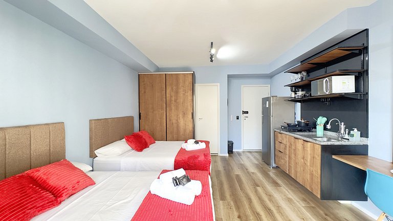 Studio amplo com 2 camas de casal – 20m do Metrô