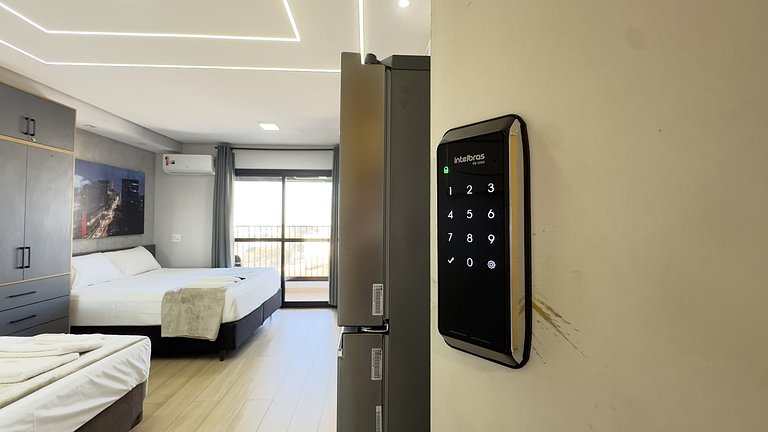 Apê Moderno com 2 Camas de Casal + Frente ao metrô