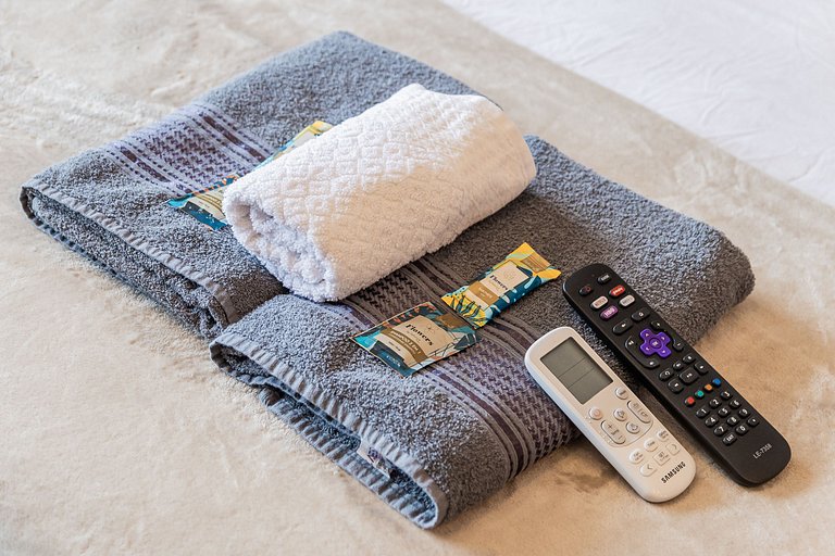 Studio Completo e Espaçoso + Metrô na Porta!