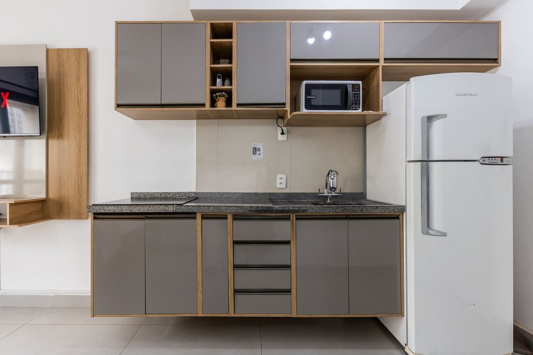 Studio Frente ao Metrô