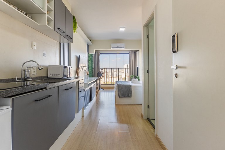 Studio Calmo no Centro + Vaga e Cond. Completo!