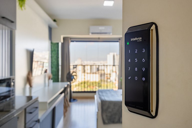 Studio Calmo no Centro + Cond. Completo!