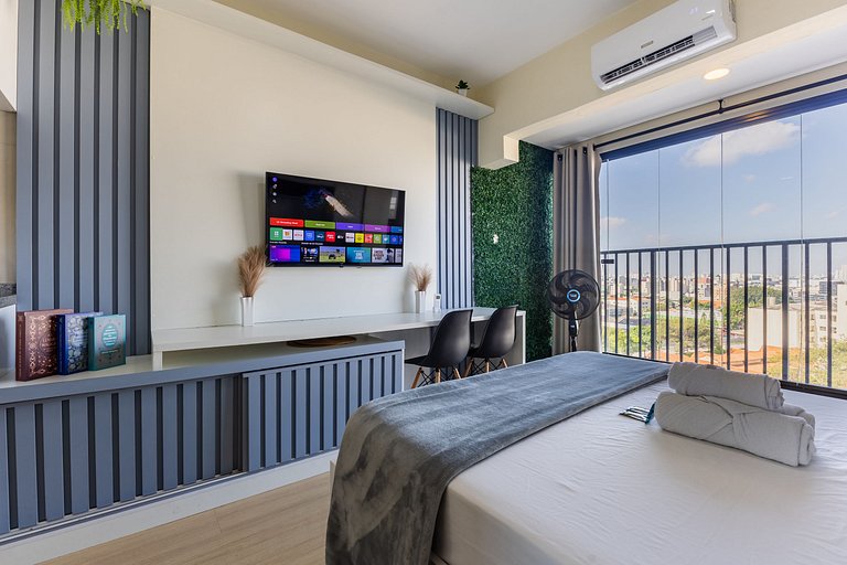 Studio Calmo no Centro + Vaga e Cond. Completo!