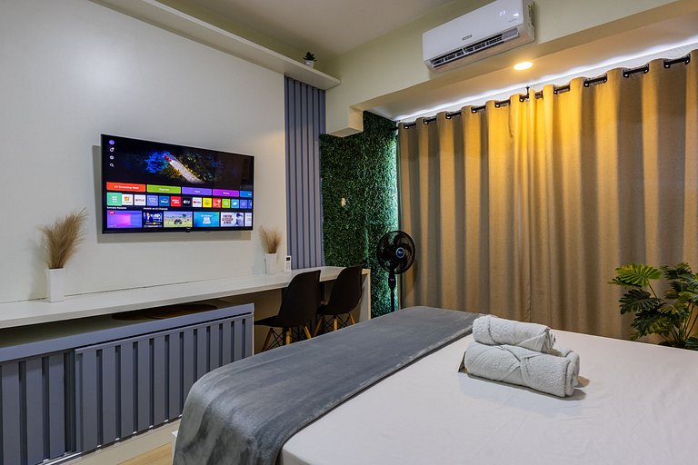 Studio Calmo no Centro + Cond. Completo!