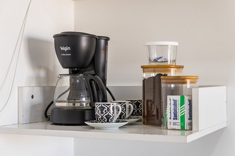 Studio Calmo no Centro + Vaga e Cond. Completo!