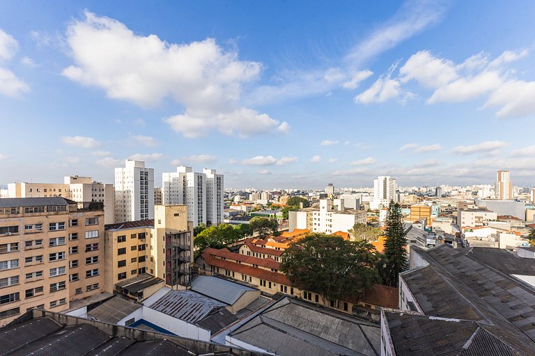Studio frente ao Metrô + Piscina e Rooftop!