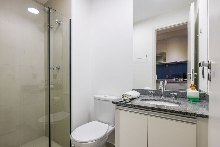 Studio frente ao Metrô + Vaga, Piscina e Rooftop!