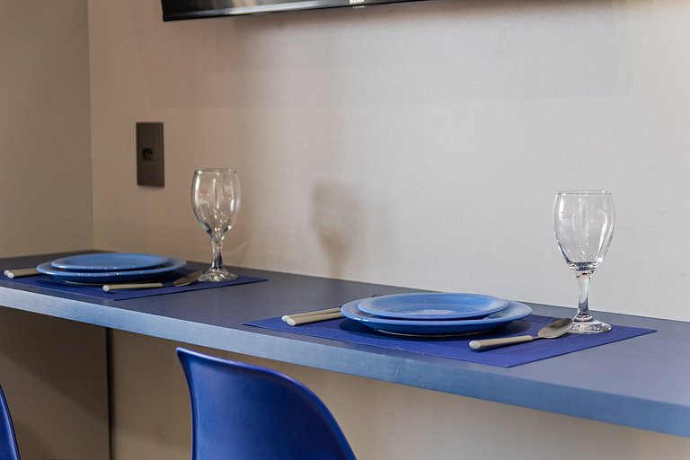 Studio frente ao Metrô + Piscina e Rooftop!