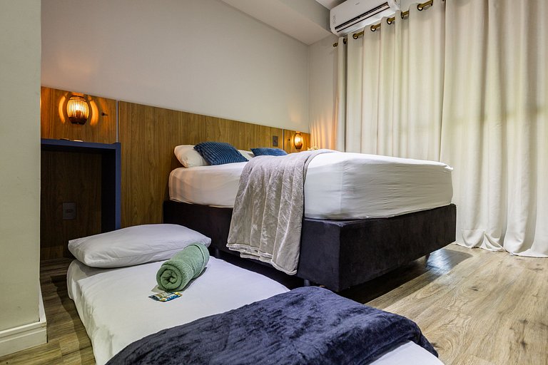 Studio frente ao Metrô + Piscina e Rooftop!