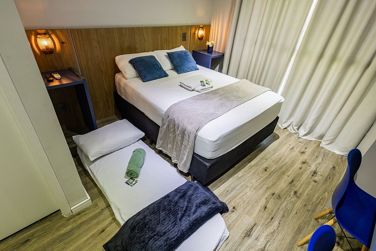 Studio frente ao Metrô + Piscina e Rooftop!