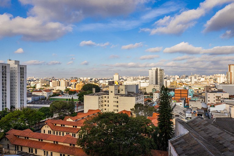 Studio frente ao Metrô + Vaga, Piscina e Rooftop!