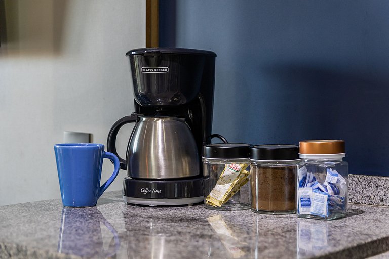 Studio frente ao Metrô + Piscina e Rooftop!