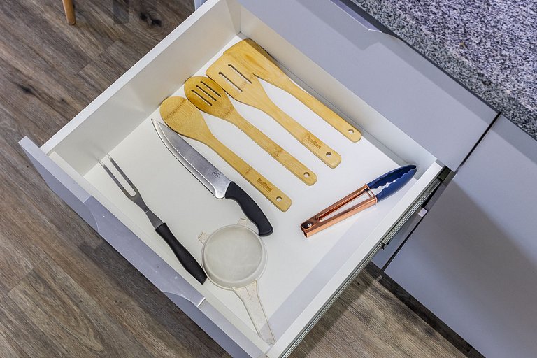 Studio frente ao Metrô + Piscina e Rooftop!