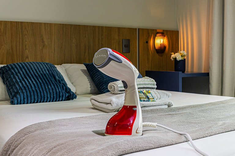 Studio frente ao Metrô + Piscina e Rooftop!