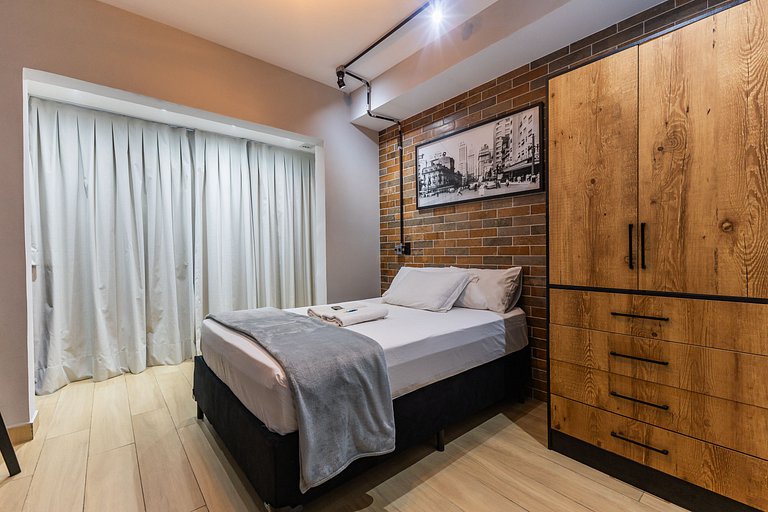 Studio Industrial Moderno + AC, Vaga e Piscina!