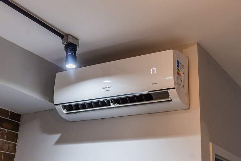 Studio Industrial Moderno + AC e Piscina!