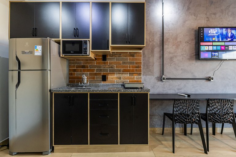 Studio Industrial Moderno + AC, Vaga e Piscina!