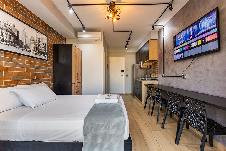 Studio Industrial Moderno + AC, Vaga e Piscina!