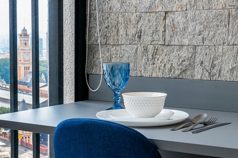 Studio Cama Queen 16º andar + AC, Piscina e Metrô