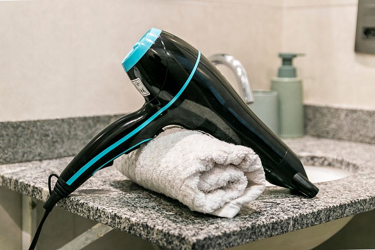 Studio Cama Queen 16º andar + AC, Piscina e Metrô