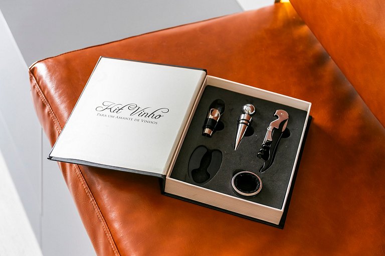 Studio Cama Queen 16º andar + AC, Piscina e Metrô