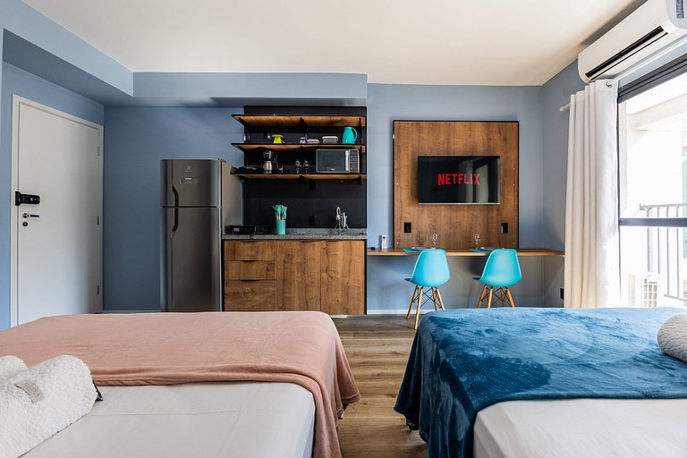 Studio amplo com 2 camas de casal – 20m do Metrô