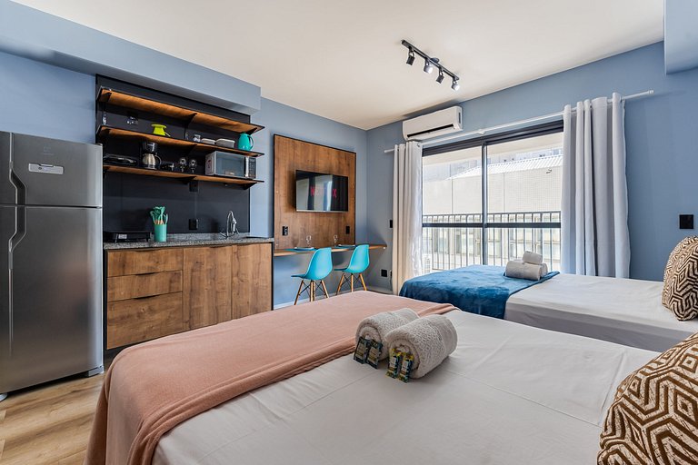 Studio amplo com 2 camas de casal – 20m do Metrô