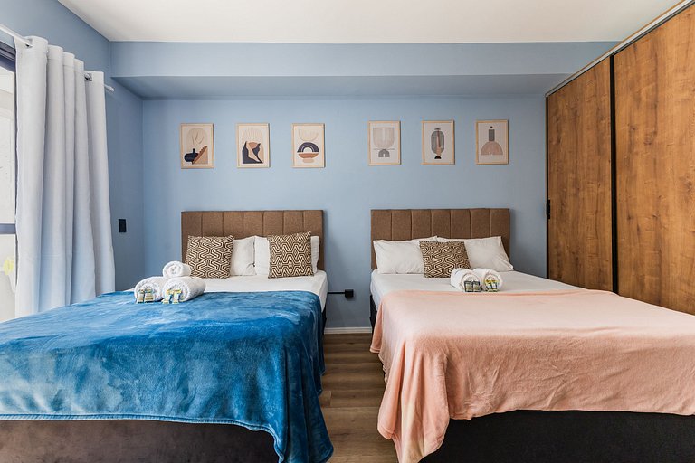 Studio amplo com 2 camas de casal – 20m do Metrô