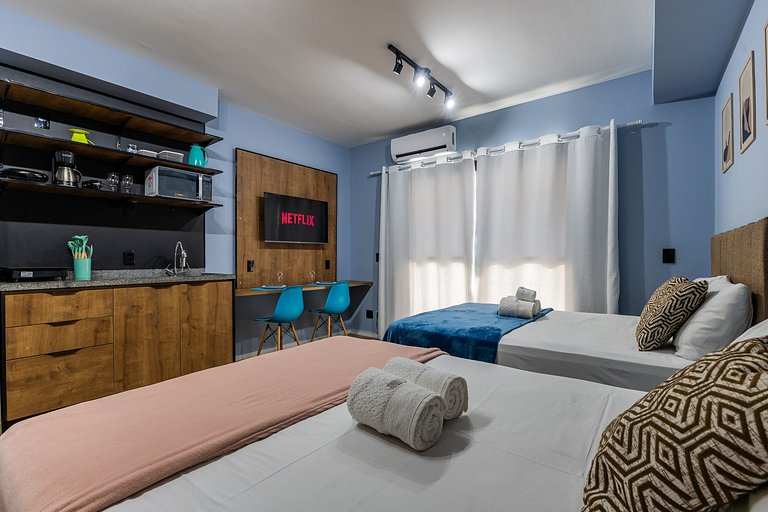 Studio amplo com 2 camas de casal – 20m do Metrô