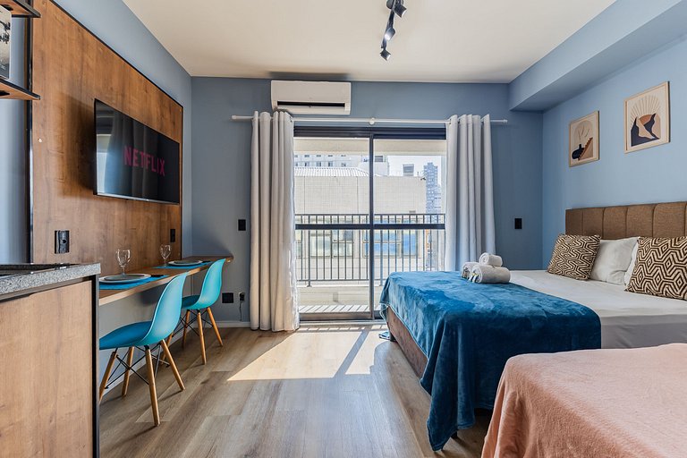 Studio amplo com 2 camas de casal – 20m do Metrô