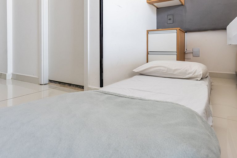 Studio Calmo no Topo de SP + AC + Piscina + VAGA
