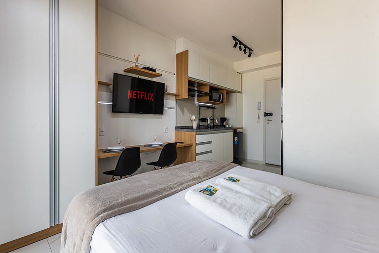 Studio Calmo no Topo de SP + AC + Piscina + VAGA