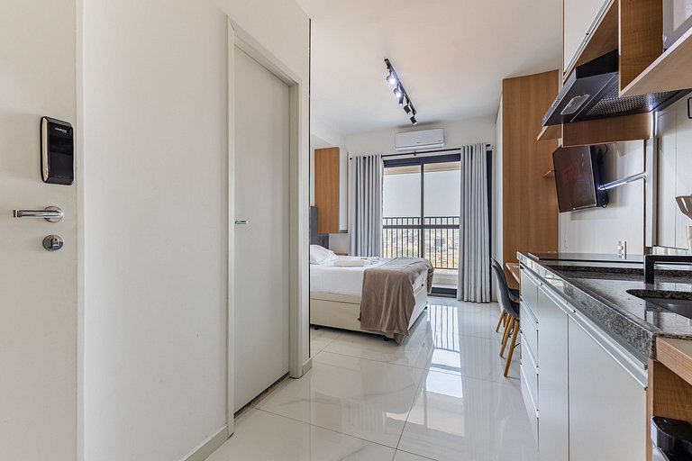 Studio Calmo no Topo de SP + AC + Piscina + VAGA